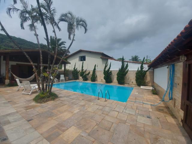 #G2106 - Casa para Venda em Guarujá - SP